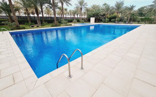 For Rent Seaview 3 bedrooms apartment in salmiya with balcony
