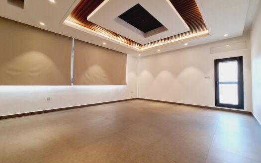 For rent 4 bedrooms floor in surra semi furnished