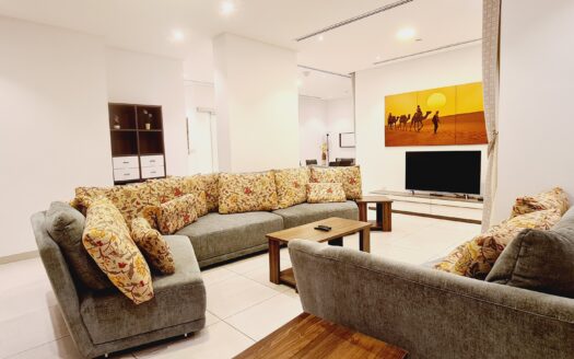 For rent in salmiya 3 bedrooms furnished