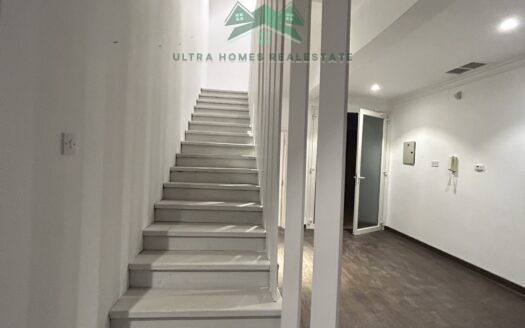 for rent in abu al hasania 3 bedrooms duplex with a balcony